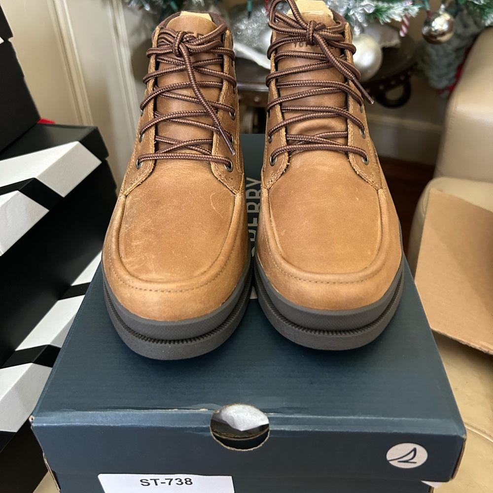 Sperry Men's Brown Suede Lace-Up Casual Boots, size 7.5, new in box